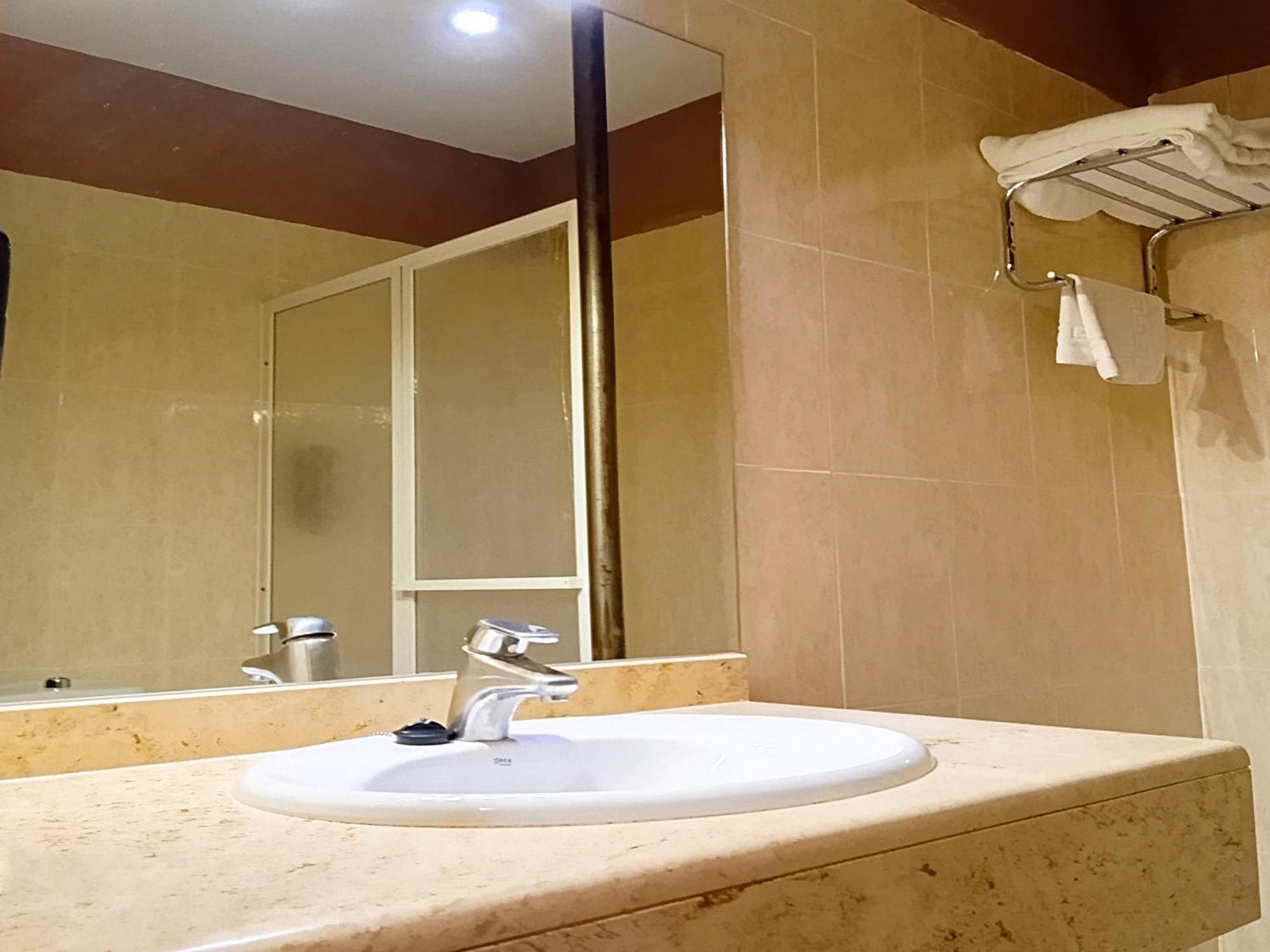 Hotel La Rueda 3000 Мора де Рубиелос Екстериор снимка